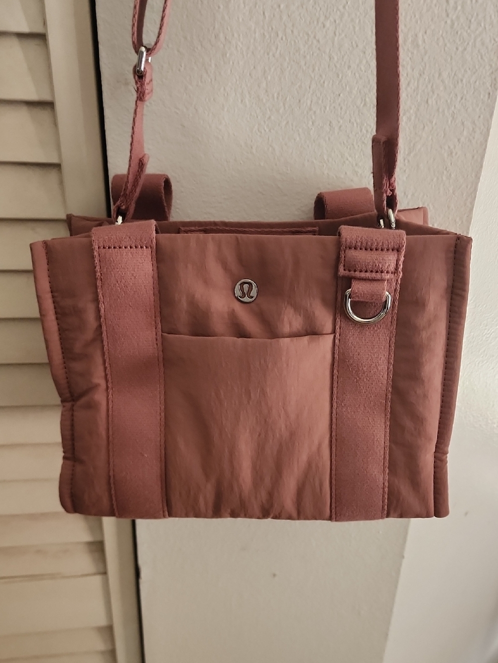 lululemon athletica Dusty Rose Shoulder Tote